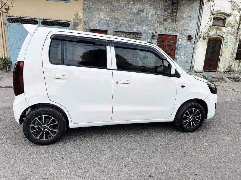 Suzuki Wagon R 2016 1