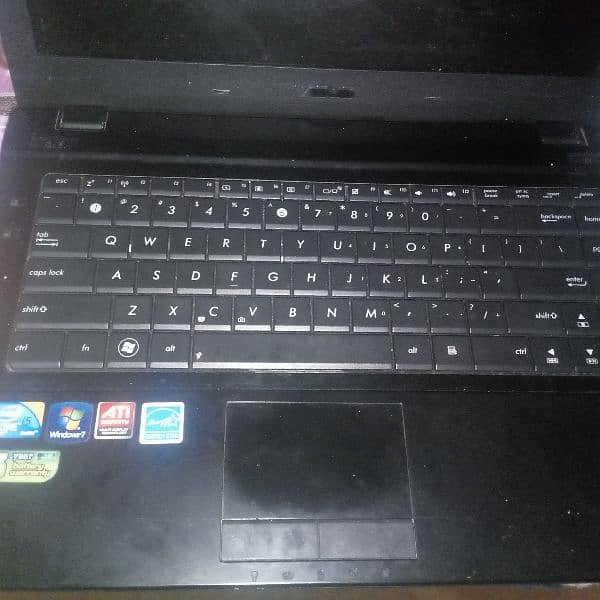 Asus laptop core i5 4/320gb 1st generation 1