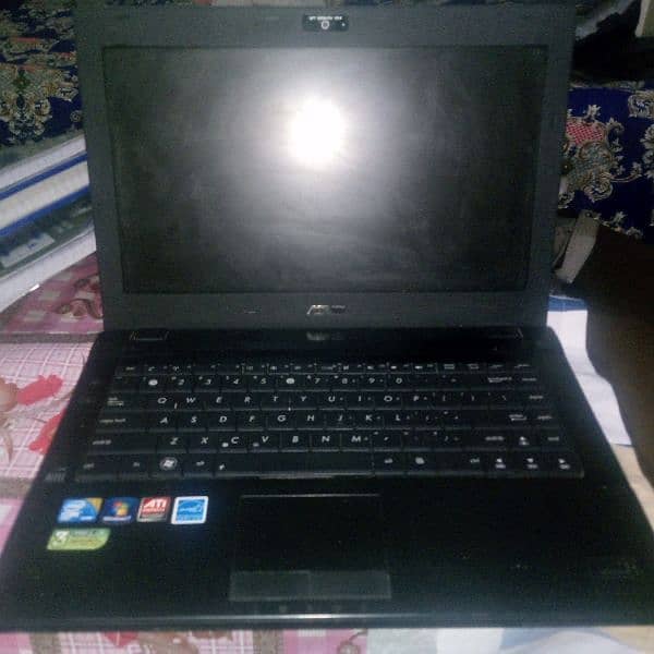 Asus laptop core i5 4/320gb 1st generation 2