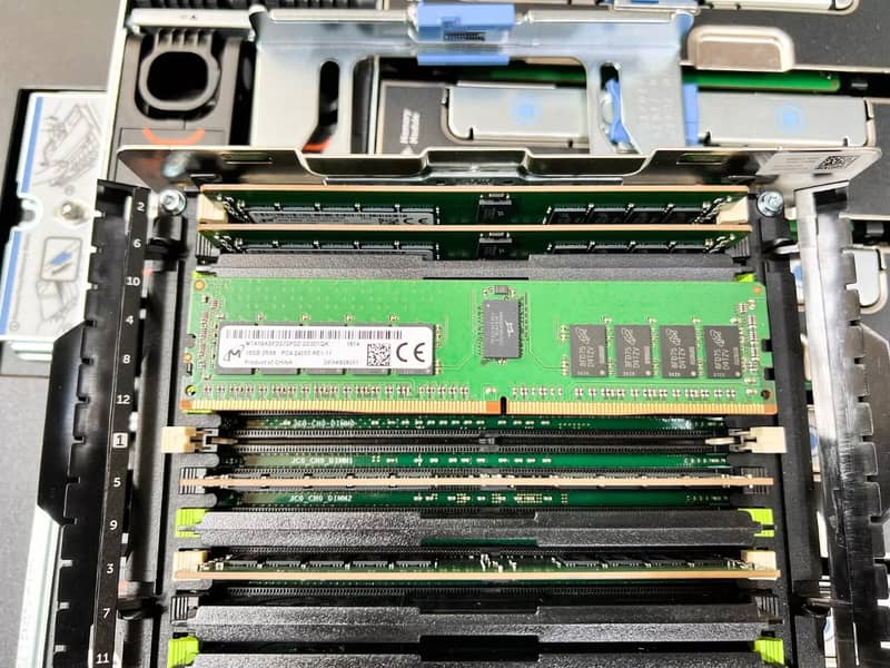 Dell Poweredge R930 Xeon E7-8890 V4 Server SAS ECC RDIMM DL-580 3