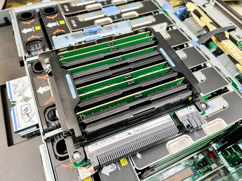 Dell Poweredge R930 Xeon E7-8890 V4 Server SAS ECC RDIMM DL-580 4