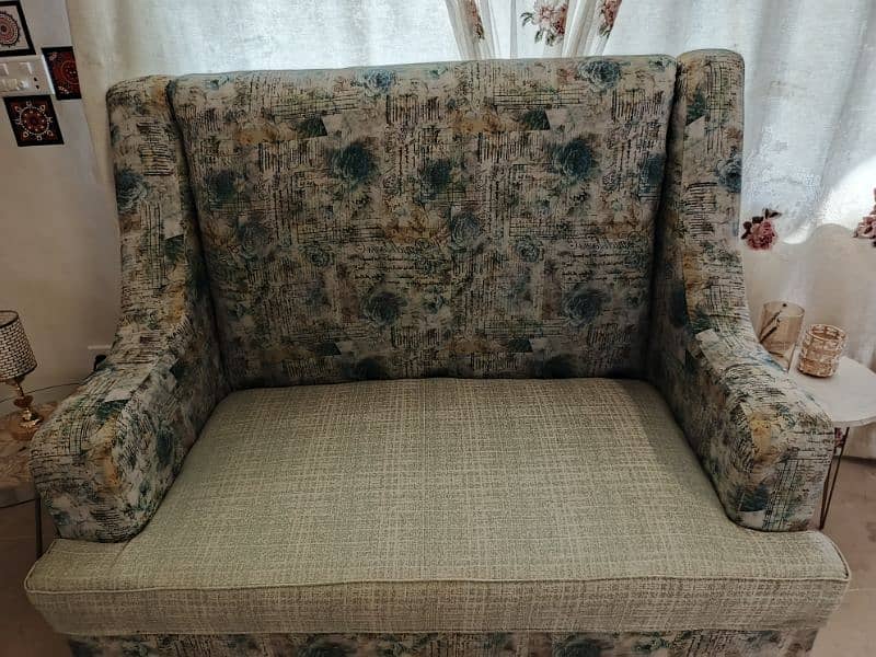 7 Seater American Style Sofa. used for one week. selling due transfer 5