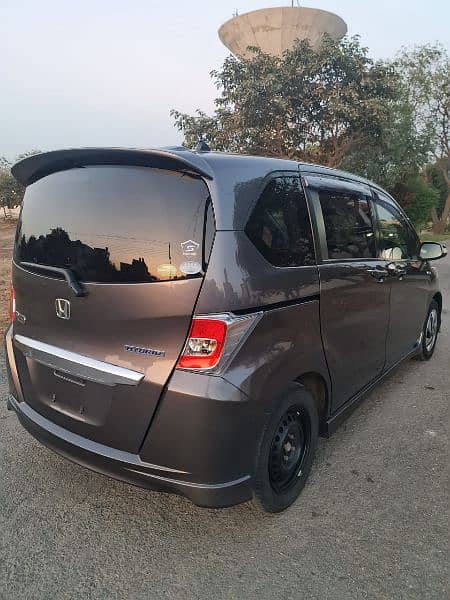 Honda Freed 2016 10