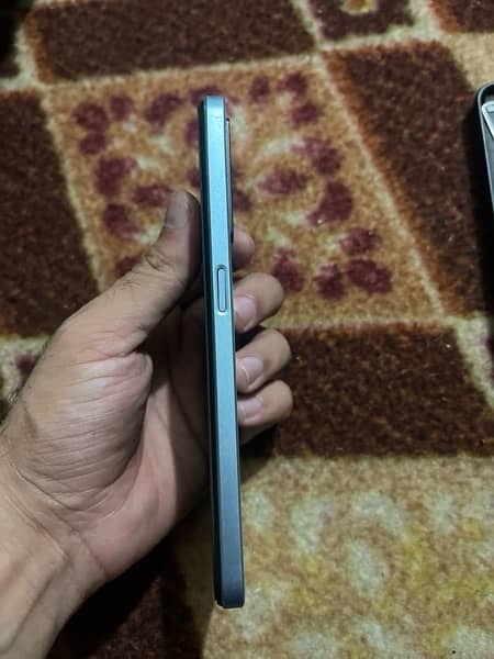 OPPO mobile is in good condition 2