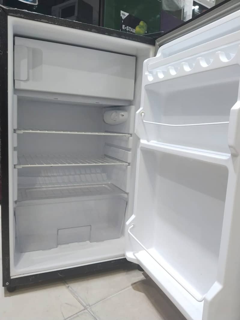 Dawlance fridge room size (0306=4462/443) awwssum seett 3