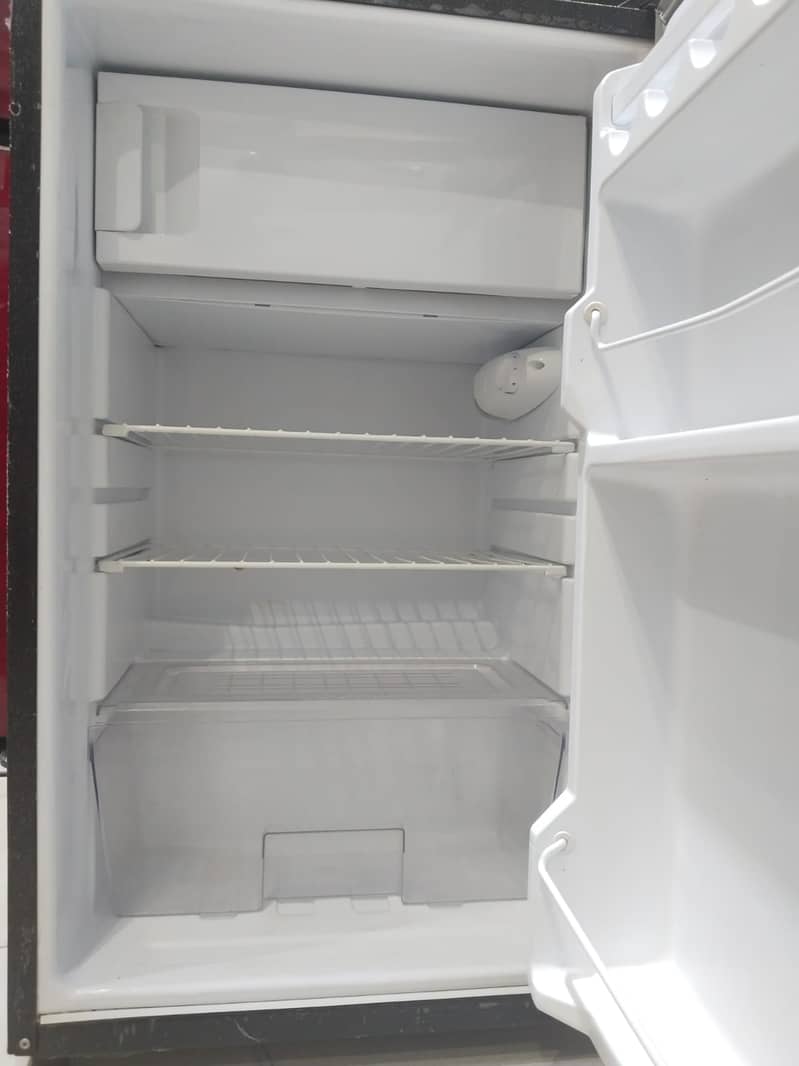 Dawlance fridge room size (0306=4462/443) awwssum seett 4