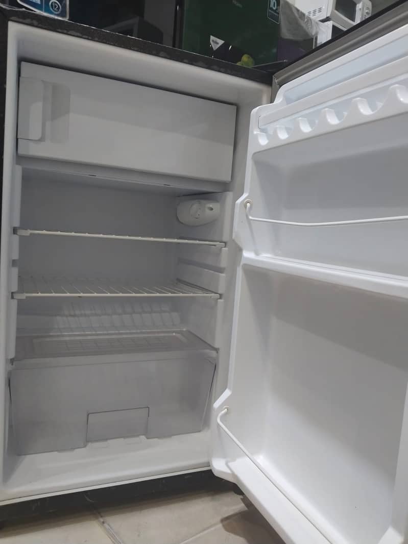 Dawlance fridge room size (0306=4462/443) awwssum seett 6