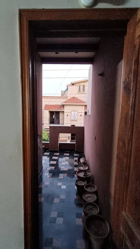 5 maral double story house near to emporium mall have 3bed 4