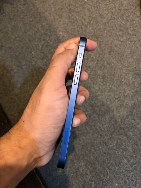 iPhone 12 64 gb blue jv non pta 4