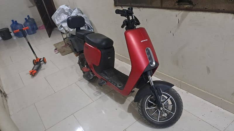 selling electronic bike of Honda 1