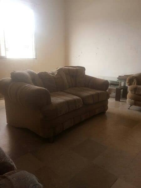 7seter sofa iam selling urgent 2