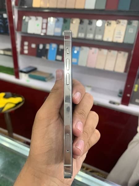 iphone 12 pro 256gb jv  03476529639 whatsapp number 1