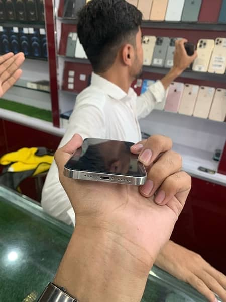 iphone 12 pro 256gb jv  03476529639 whatsapp number 2