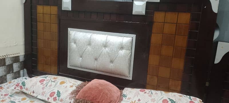 set available bed dreasing bartan wali almari 4 set sofa 4