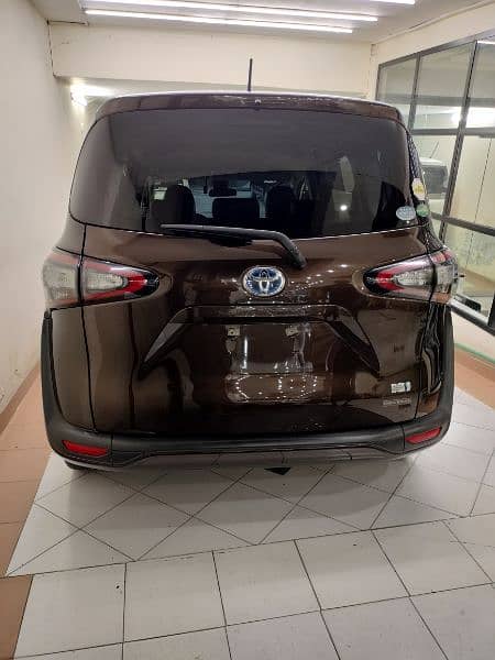 Toyota Sienta 2018 4