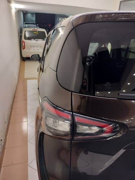 Toyota Sienta 2018 5