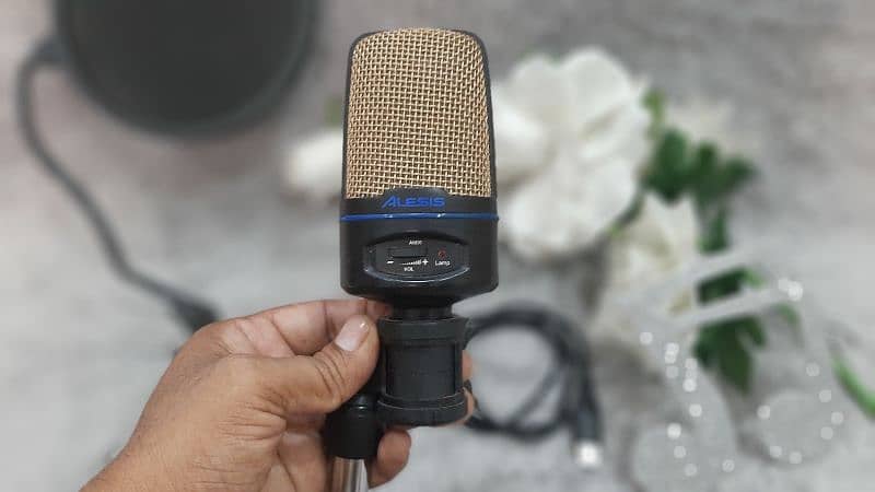 Alesis USB Podcast Microphone 1