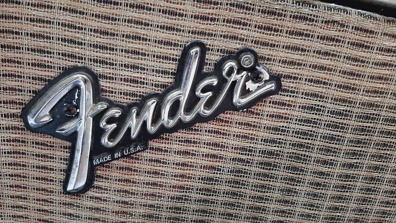 Fender Performer 1000 made in USA 5