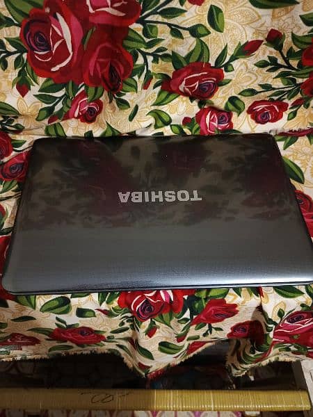 Laptop core i3 2/340GB 0