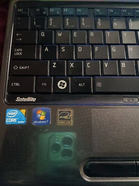 Laptop core i3 2/340GB 4