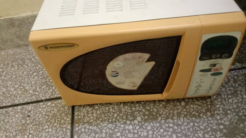 West point microwave oven good condition 0