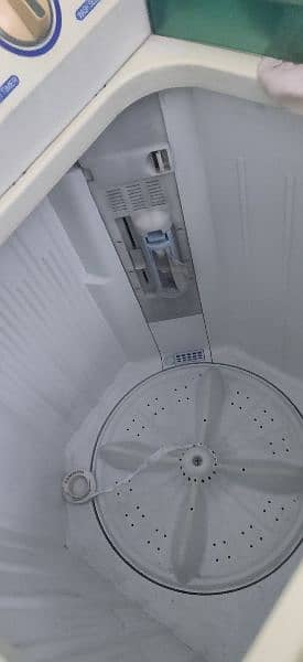 Haier Washing And Dryer Machine in new condition 3