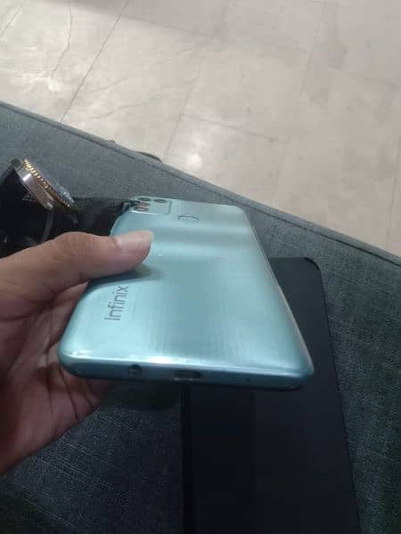 infinix hot 11 play 4/64 gb 4