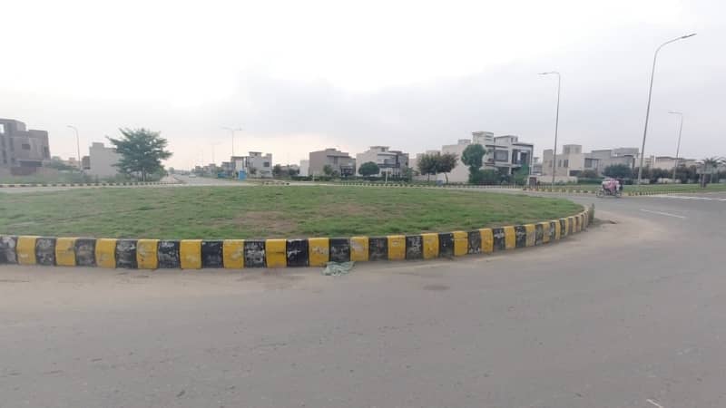 TASK EST OFFER : 05 MARLA Possession Corner Plot E Block near Park in Phase 9 TOWN DHA 4