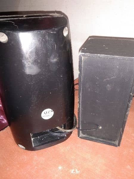 Two speakers 4