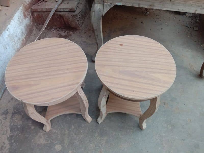 Coffee table & cushion seat of wood 2