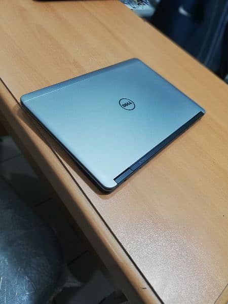 Dell Latitude E7240 Corei5 4th Gen Laptop in A+ Condition (UAE Import) 2