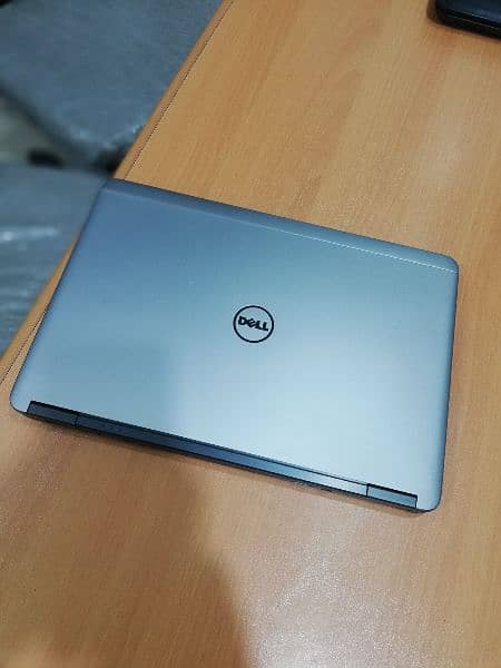 Dell Latitude E7240 Corei5 4th Gen Laptop in A+ Condition (UAE Import) 3