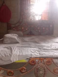 king size iron bed 0