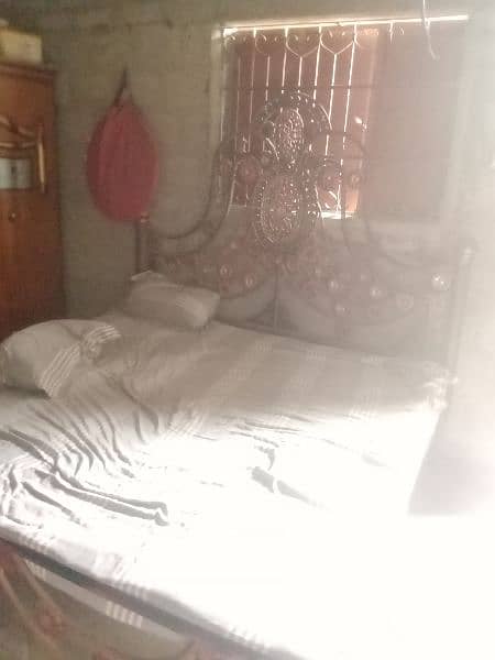 king size iron bed 1