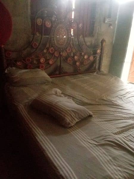 king size iron bed 3