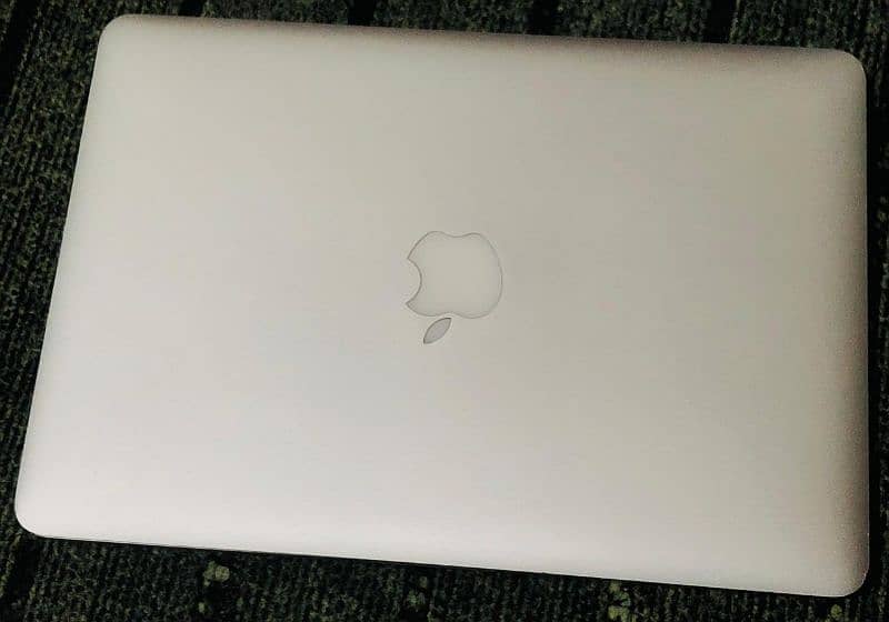 Macbook Pro 2015 13" Retina Display Core i5 8GB 512GB Resonable prices 3