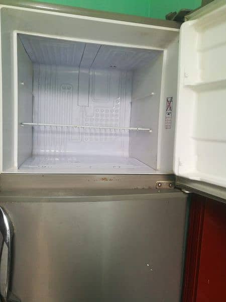 singer medium size refrigerator for sale 1