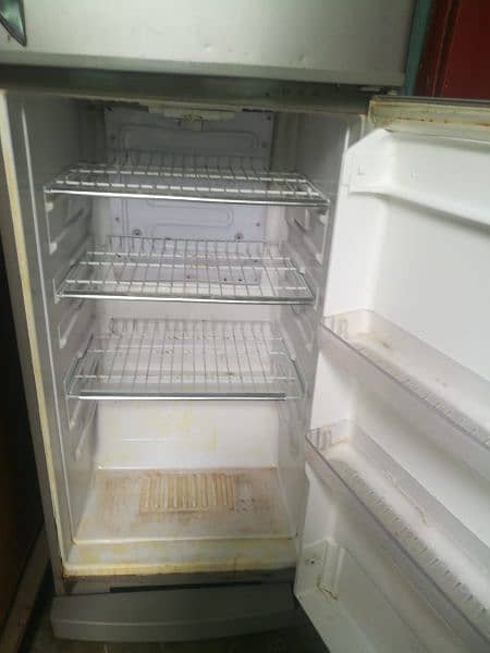 singer medium size refrigerator for sale 2