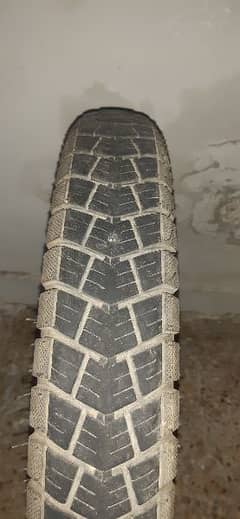 suzuki 150 rear tyre with new tube 0