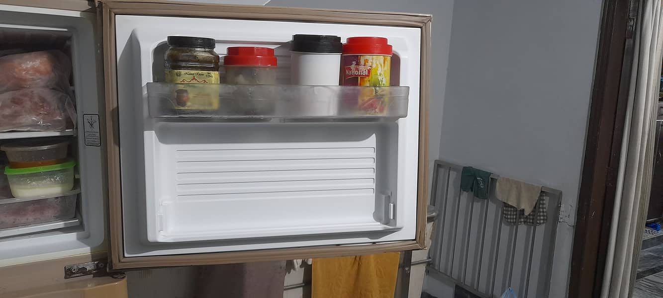 Dawlance Refrigerator 32,000 4