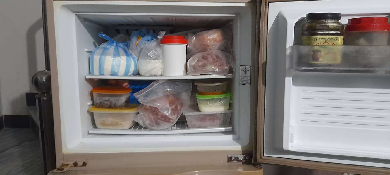 Dawlance Refrigerator 32,000 5