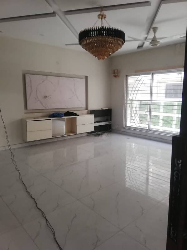 1 Kanal Beautiful Full House Available For Rent 19