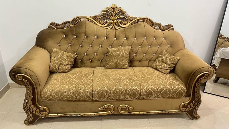 Crown Sofa Set 6 seater with center table 0