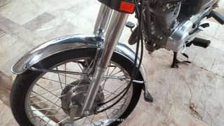 Honda cg 125
2020 model 
Balakc color

Panjaab number
First owner 0