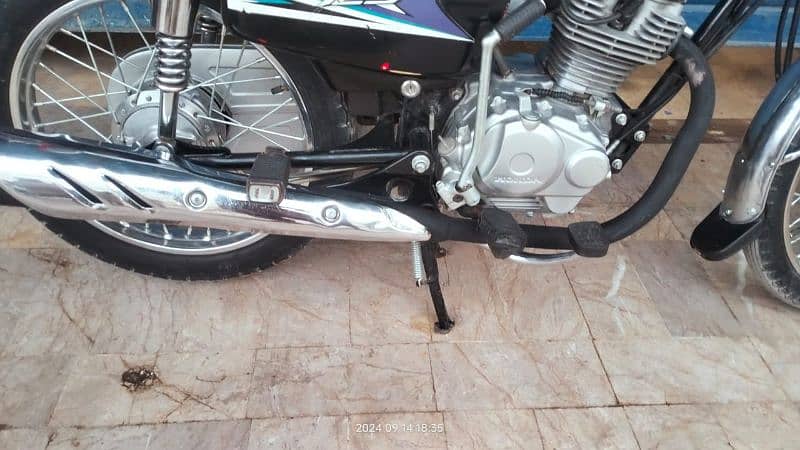 Honda cg 125
2020 model 
Balakc color

Panjaab number
First owner 5