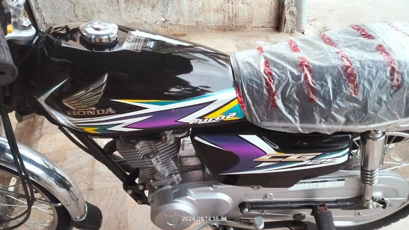 Honda cg 125
2020 model 
Balakc color

Panjaab number
First owner 9