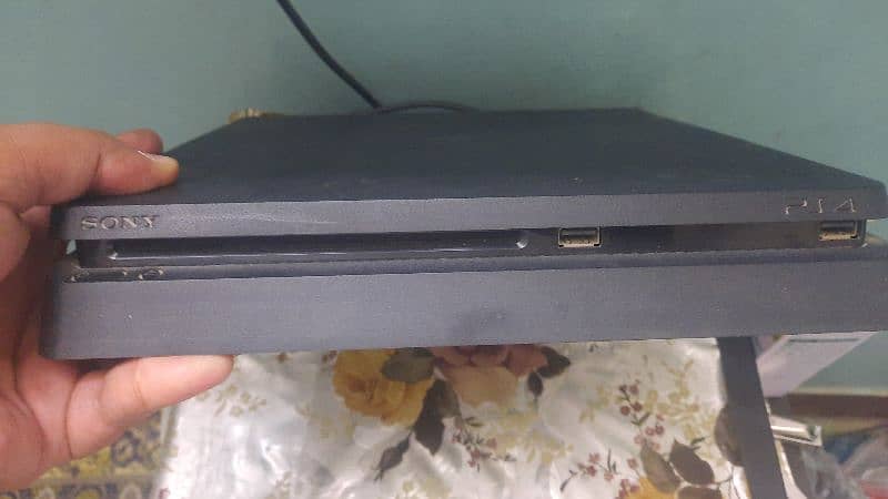 Playstation 4 slim 2