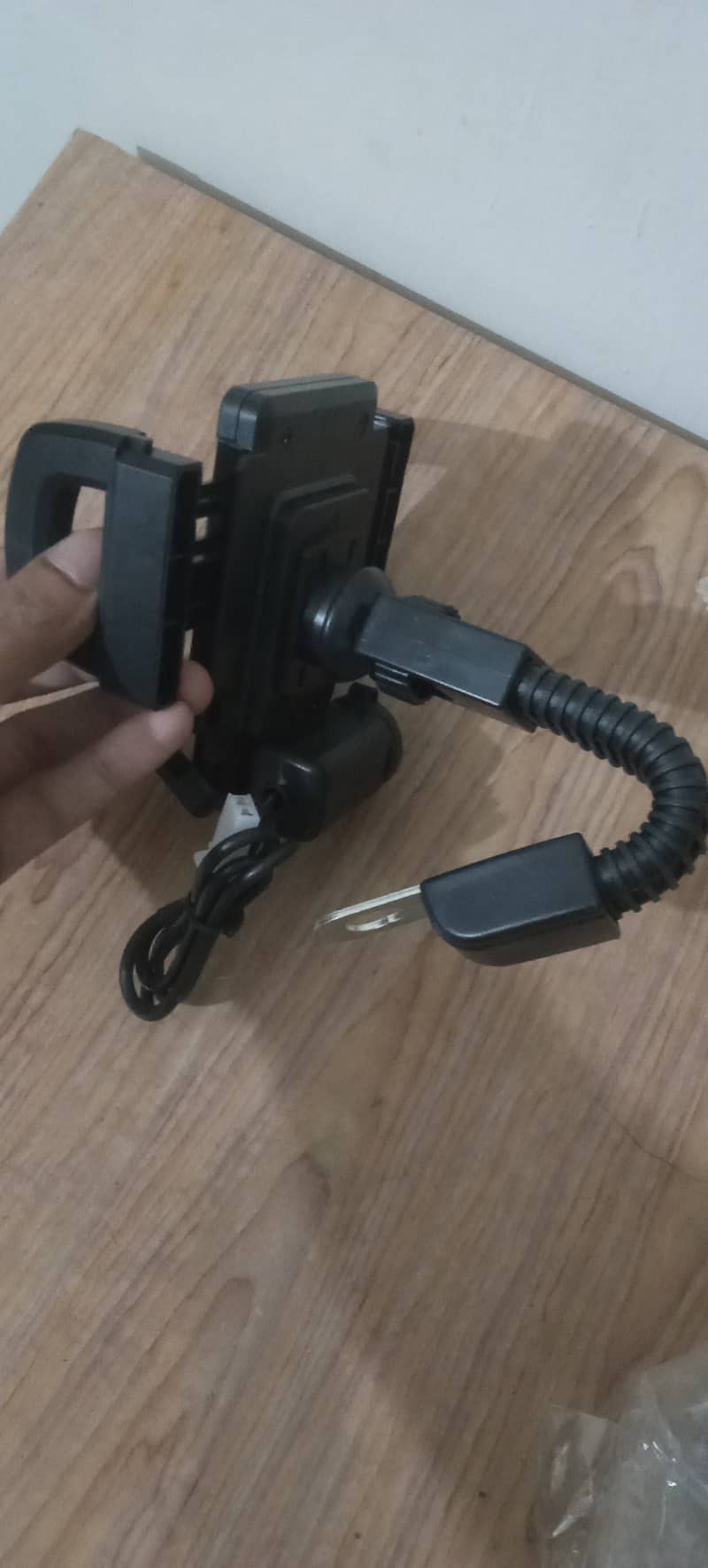 QIANGSHUN Mobile holder + charger 3