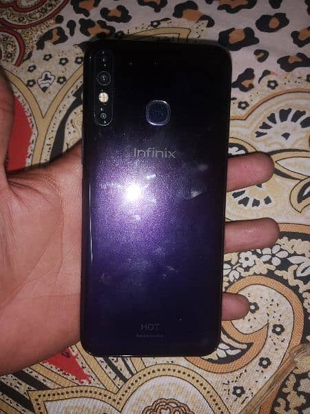 Infinix Hot 8 1