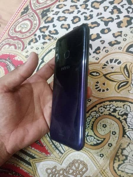 Infinix Hot 8 3